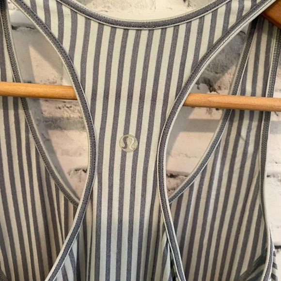 Women’s Lululemon raja racerback lightweight striped tank top 6 - Picture 3 of 5